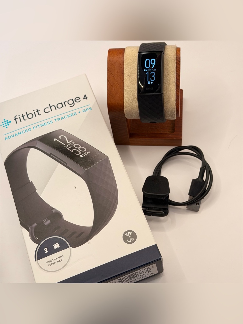 Fitbit Charge 4, Full set, excellent, Charger included, Tested